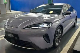 Ra mắt BYD Seal 07 EV 2026 - sạc 5 phút chạy 400km, từ 594 triệu đồng