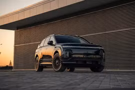 Ra mắt SUV điện Hyundai Ioniq 9 Calligraphy Black Ink bản cao cấp nhất