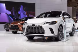 Lexus Việt Nam hạ giá bán xe hybrid, LM 500h giảm hơn 300 triệu đồng