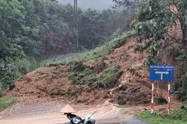 Quảng Ninh ngập úng nghiêm trọng sau trận mưa lớn kéo dài
