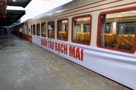 Chuyến tàu đặc biệt giúp y bác sĩ Bệnh viện Bạch Mai di chuyển dễ dàng hơn