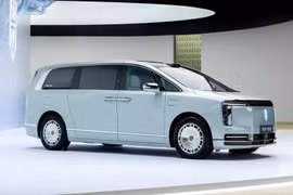 Maextro V800 hạng sang giá từ 2,7 tỷ đồng có gì cạnh tranh Toyota Alphard?