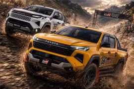 Toyota Hilux chất hơn nhờ loạt “đồ chơi” từ Modellista và GR Parts