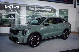 Mục sở thị Kia New Sorento Hybrid tại Việt Nam, giá bán từ 1,349 tỷ đồng
