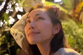 Nhà vườn ngập tràn hoa lá của Kim Hiền tại Mỹ