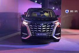 BYD Denza D9 2026 mở bán - giá từ 1,26 tỷ đồng, sạc nhanh như chớp