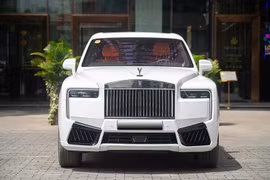 Rolls-Royce Cullinan Black Badge 2025 rao bán lỗ bạc tỷ sau 800km