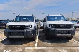 Cả dàn xe Toyota Land Cruiser FJ 2026 cập cảng Việt Nam, chờ ra mắt