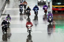 Thời tiết ngày 15/2: Bắc Bộ lạnh, miền Nam nắng nóng kéo dài