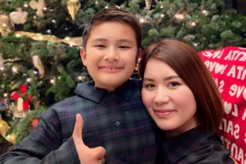 Biệt thự lung linh đón Giáng sinh của vợ cũ Giáng sinh