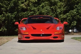 Ferrari F50 đời 1995 mới lăn bánh 406km được bán với giá 320 tỷ đồng