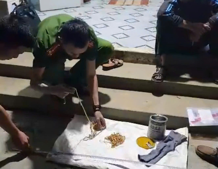 Khoi to doi tuong cuop tiem vang o Lam Dong-Hinh-2
