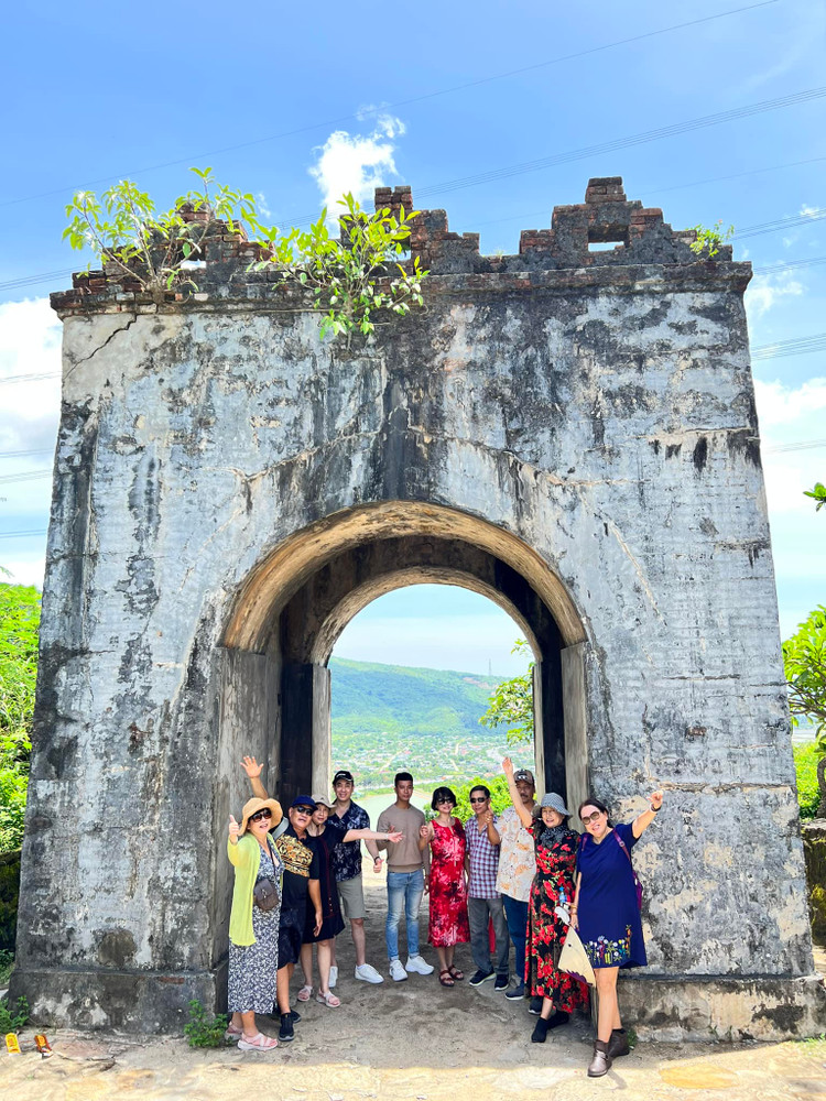 Sac xuan tren dinh Hoanh Son Quan-Hinh-6