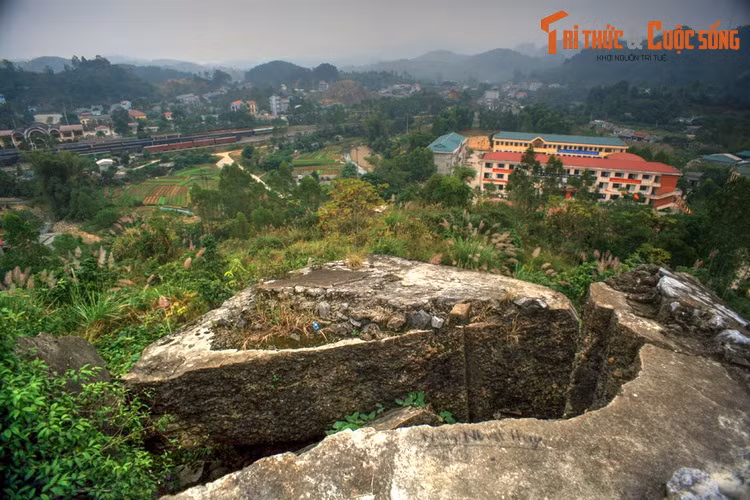 Can canh nhung phao dai co hoang phe noi tieng mien nui phia Bac-Hinh-5