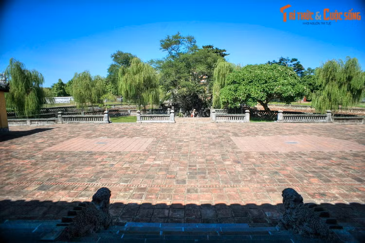 Da mat voi tuyet pham hon non bo trong Hoang thanh Hue-Hinh-12