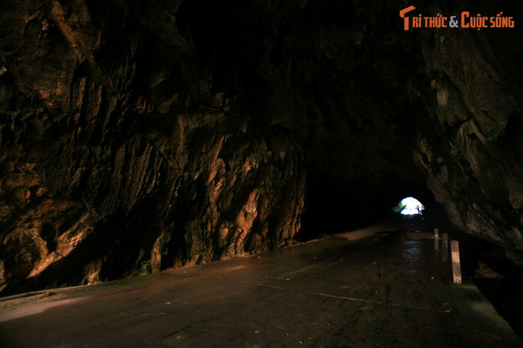 Kham pha con duong xuyen hang dong tu nhien co 1-0-2 Viet Nam-Hinh-6