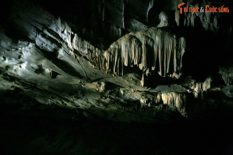 Kham pha con duong xuyen hang dong tu nhien co 1-0-2 Viet Nam-Hinh-9