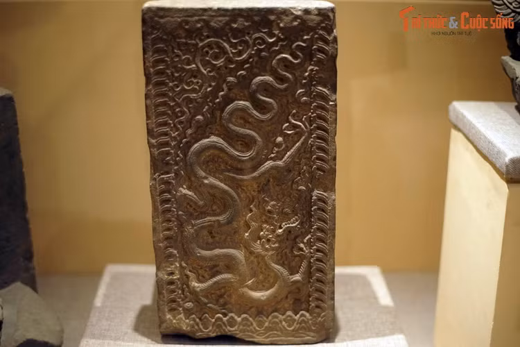 Ve dep ngan nam cua co vat hinh Rong vo gia nhat Viet Nam-Hinh-2