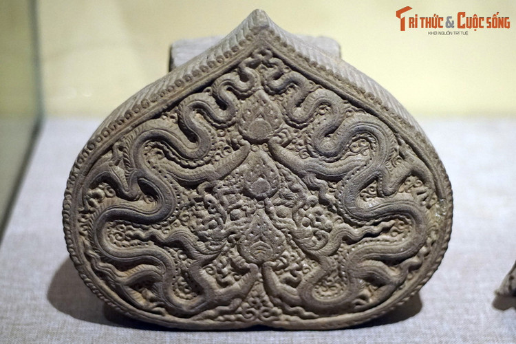 Ve dep ngan nam cua co vat hinh Rong vo gia nhat Viet Nam