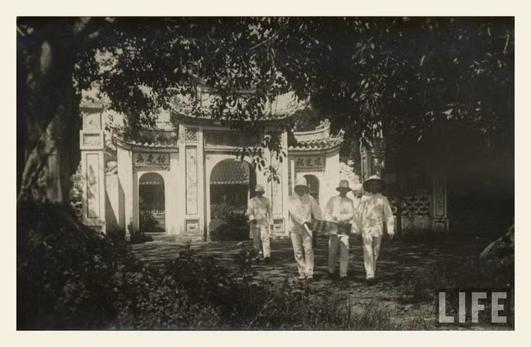 Thon thuc loat anh hiem ve pho co Hoi An thap nien 1940-Hinh-5
