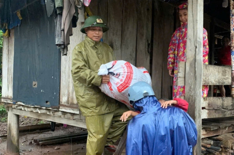 Quảng Trị sơ tán khẩn cấp 84 hộ dân đến nơi an toàn Quang Tri so tan khan cap 84 ho dan den noi an toan