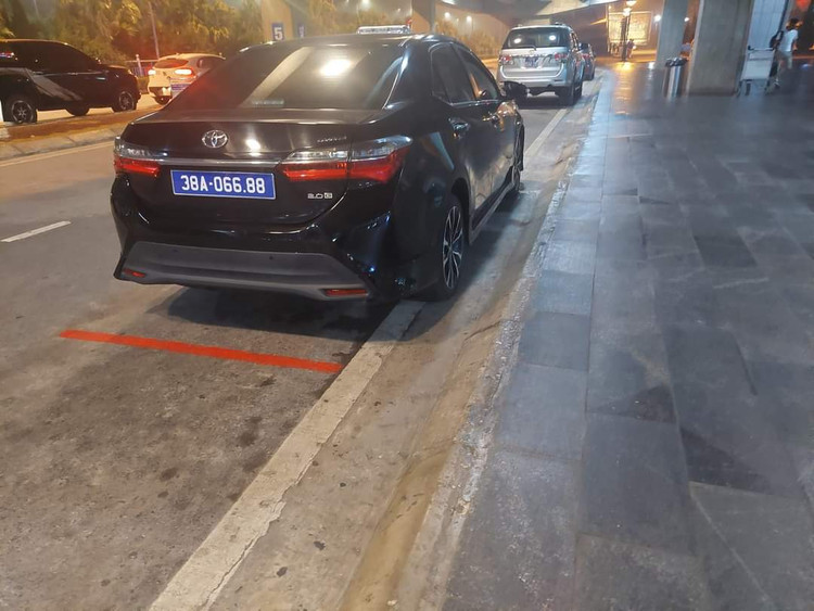 Dung xe cong vu don con, Chu tich Hoi LHPN Ha Tinh bi kiem diem-Hinh-2