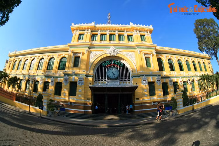 10 su that cuc ly thu ve toa buu dien tru danh Sai Gon