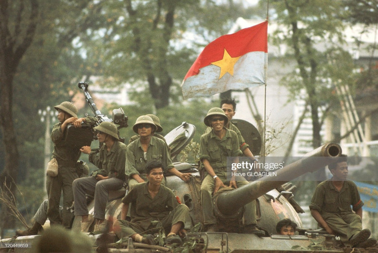 Ngay giai phong Sai Gon 30/4/1975 qua ong kinh phong vien Phap-Hinh-2