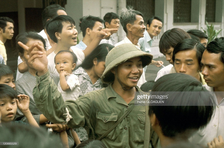 Ngay giai phong Sai Gon 30/4/1975 qua ong kinh phong vien Phap-Hinh-10