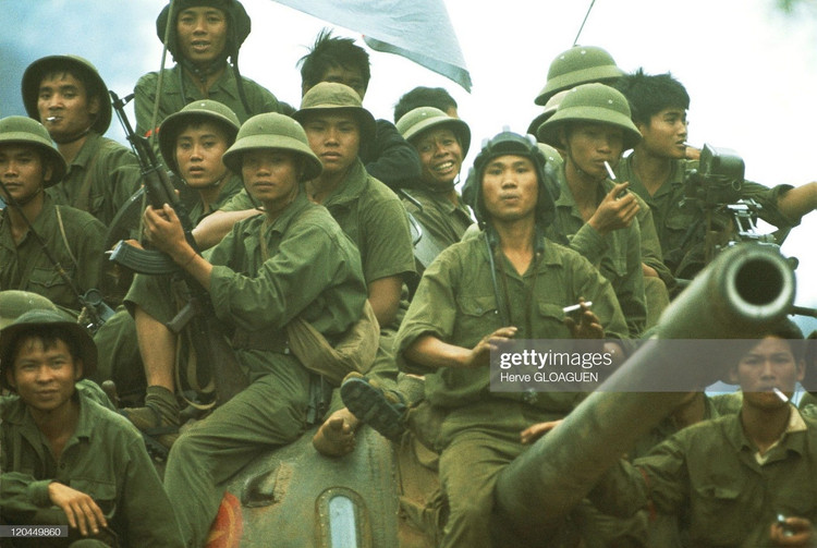 Ngay giai phong Sai Gon 30/4/1975 qua ong kinh phong vien Phap-Hinh-9