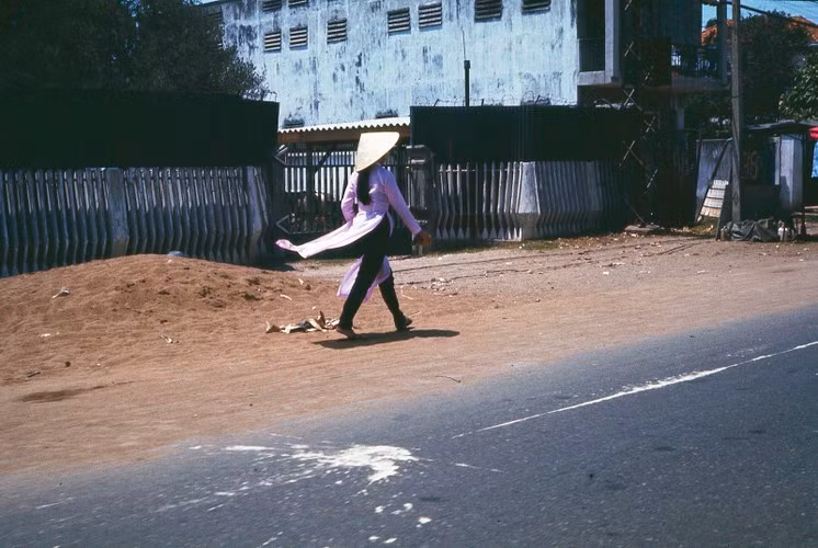 Anh cuc song dong ve Sai Gon 1971-1972 cua pho nhay My-Hinh-10