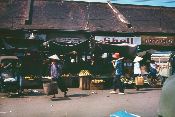 Anh cuc song dong ve Sai Gon 1971-1972 cua pho nhay My-Hinh-6