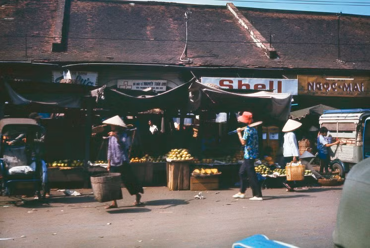 Anh cuc song dong ve Sai Gon 1971-1972 cua pho nhay My-Hinh-6