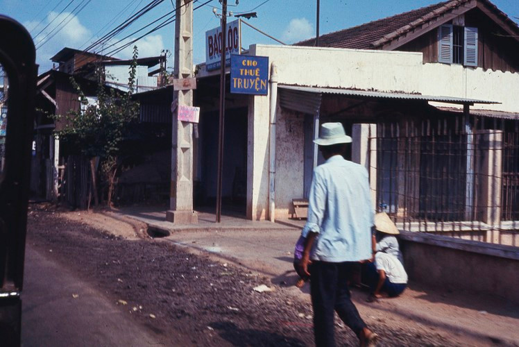 Anh cuc song dong ve Sai Gon 1971-1972 cua pho nhay My-Hinh-7