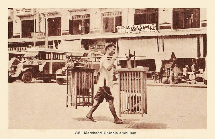 Hinh cuc doc ve cac ganh hang rong tren duong pho Sai Gon xua