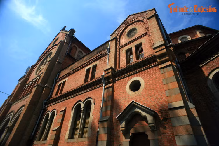 10 su that giat minh ve nha tho Duc Ba Sai Gon-Hinh-10