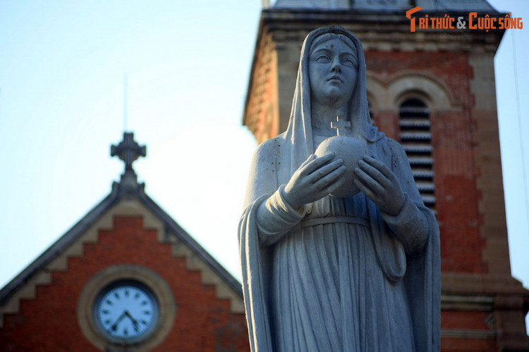 10 su that giat minh ve nha tho Duc Ba Sai Gon-Hinh-8