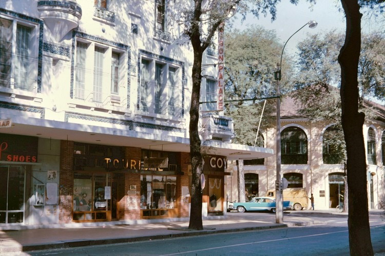 Anh day hoai niem ve duong pho Sai Gon 60 nam truoc