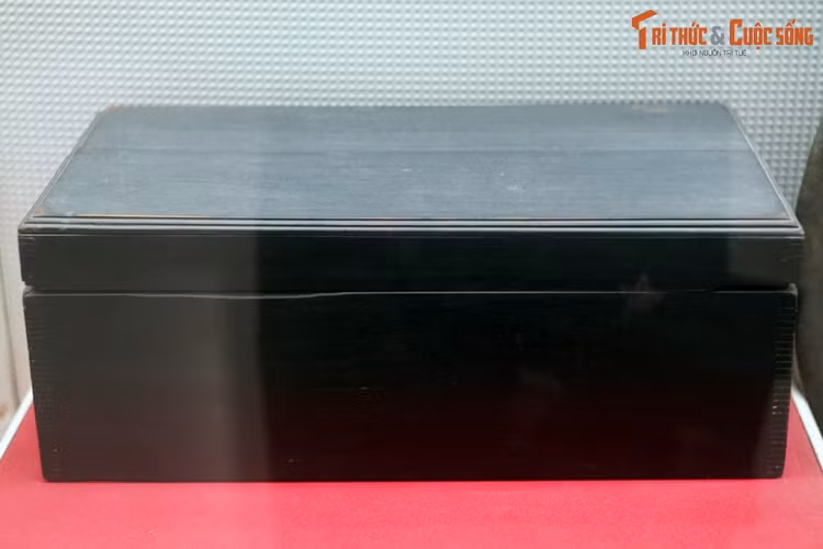 Tráp gỗ, Hội Việt Nam Thanh niên Cách mạng dùng đựng tài liệu ở nhà ông Trần Quang Huyến.