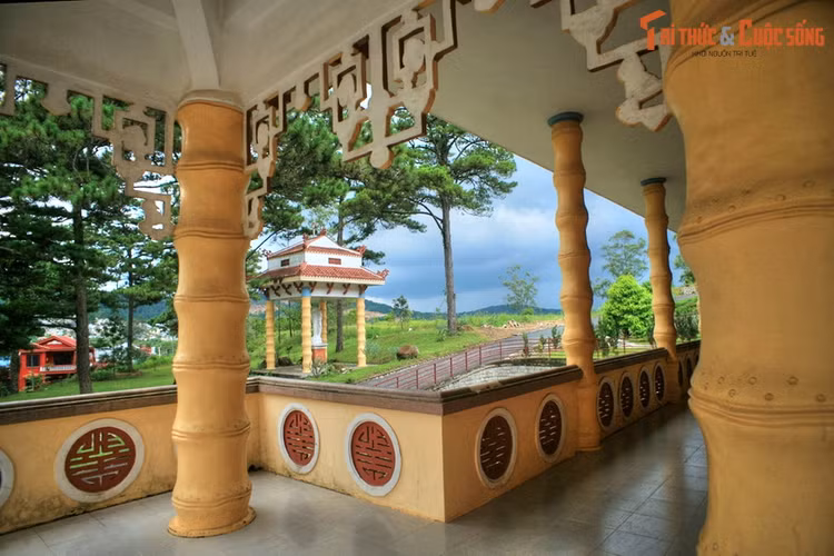 Loat nha tho “nua Tay nua ta” doc dao nhat Viet Nam-Hinh-6