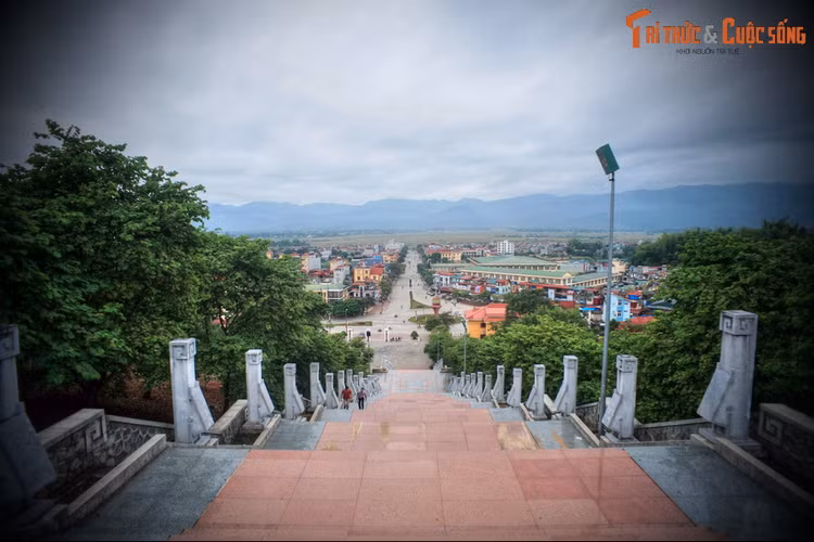 Chiem nguong cong trinh bieu tuong cua chien thang Dien Bien Phu-Hinh-2