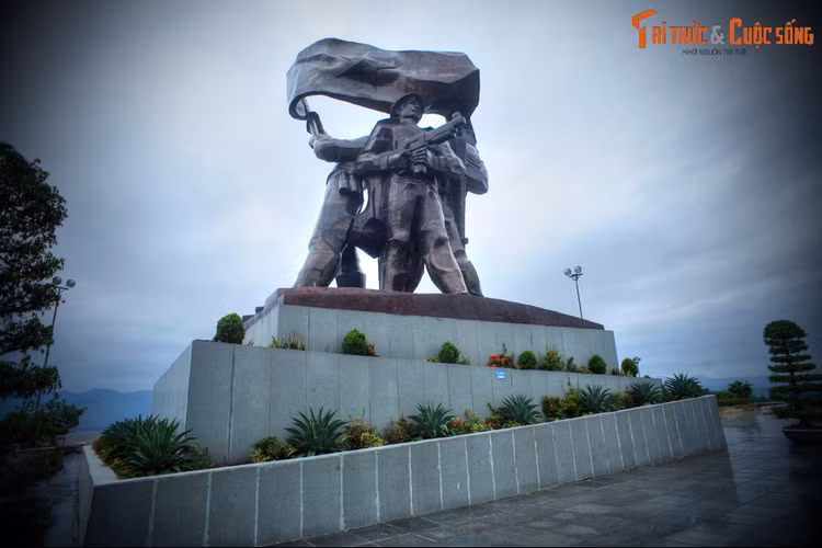 Chiem nguong cong trinh bieu tuong cua chien thang Dien Bien Phu-Hinh-10