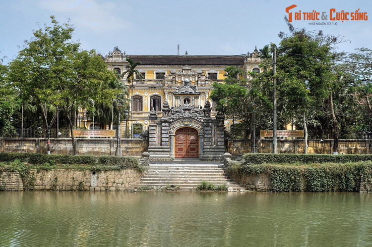 Loạt công trình kiến trúc để đời của vua Khải Định ở Huế - Hình 5 Loat cong trinh kien truc de doi cua vua Khai Dinh o Hue-Hinh-5