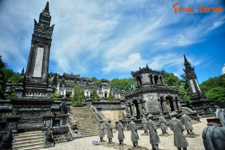 Loạt công trình kiến trúc để đời của vua Khải Định ở Huế - Hình 2 Loat cong trinh kien truc de doi cua vua Khai Dinh o Hue-Hinh-2