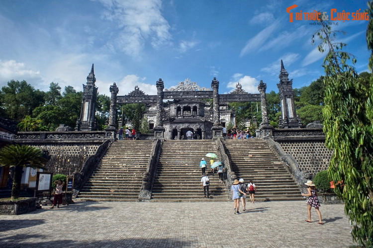 Loạt công trình kiến trúc để đời của vua Khải Định ở Huế Loat cong trinh kien truc de doi cua vua Khai Dinh o Hue