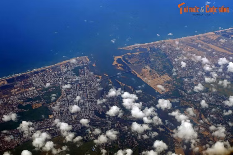 Ngo ngang ngam cac thanh pho, thang canh Viet Nam tu bau khi quyen-Hinh-7