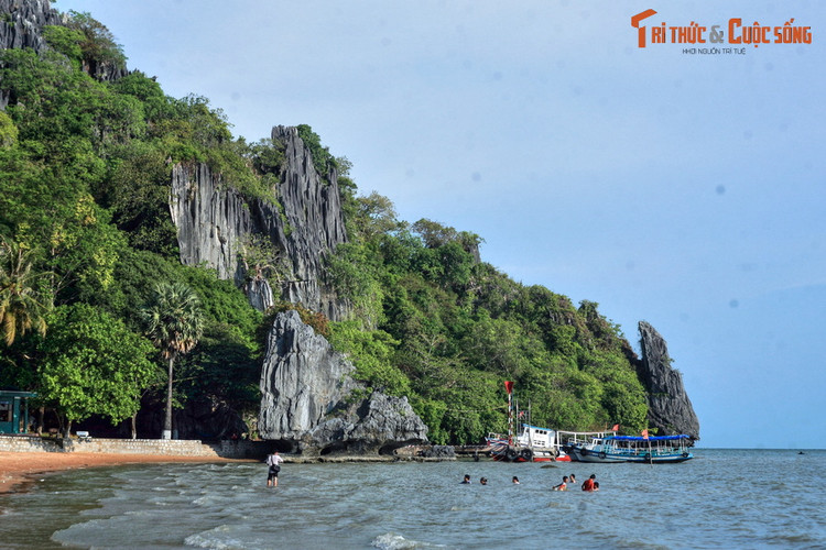 Truyền thuyết ly kỳ phía sau ba tảng đá nổi tiếng nhất ba miền VN - Hình 10 Truyen thuyet ly ky phia sau ba tang da noi tieng nhat ba mien VN-Hinh-10