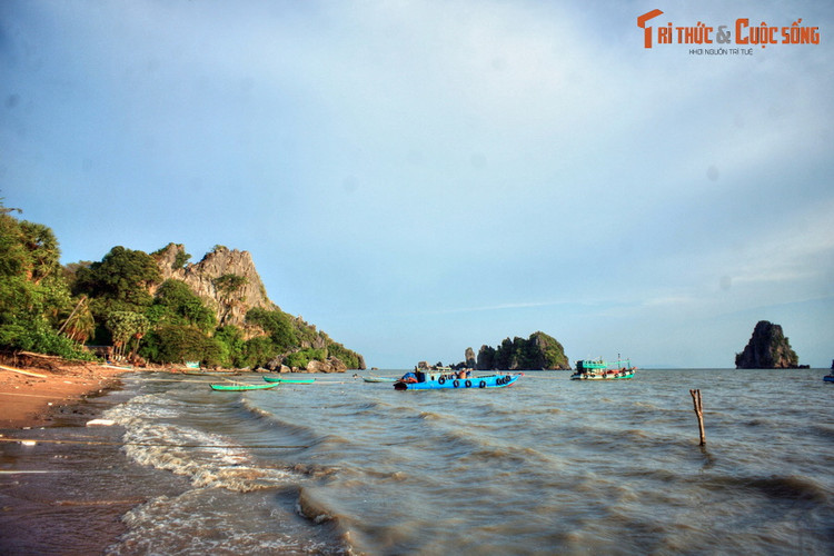 Truyền thuyết ly kỳ phía sau ba tảng đá nổi tiếng nhất ba miền VN - Hình 11 Truyen thuyet ly ky phia sau ba tang da noi tieng nhat ba mien VN-Hinh-11