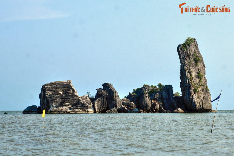 Truyền thuyết ly kỳ phía sau ba tảng đá nổi tiếng nhất ba miền VN - Hình 12 Truyen thuyet ly ky phia sau ba tang da noi tieng nhat ba mien VN-Hinh-12