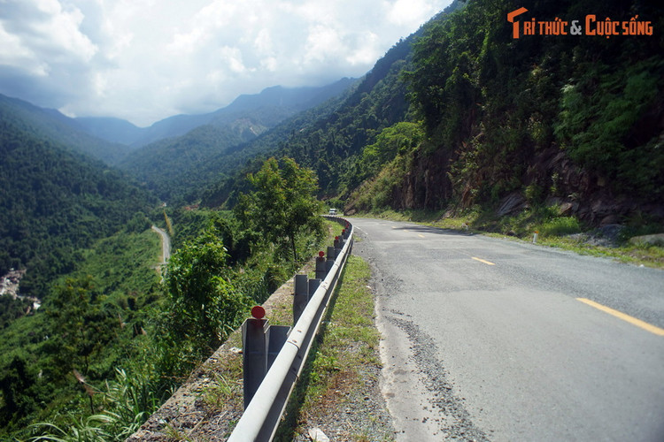 Chinh phuc con deo “moi toanh”, ngoan muc nhat tinh Khanh Hoa-Hinh-4